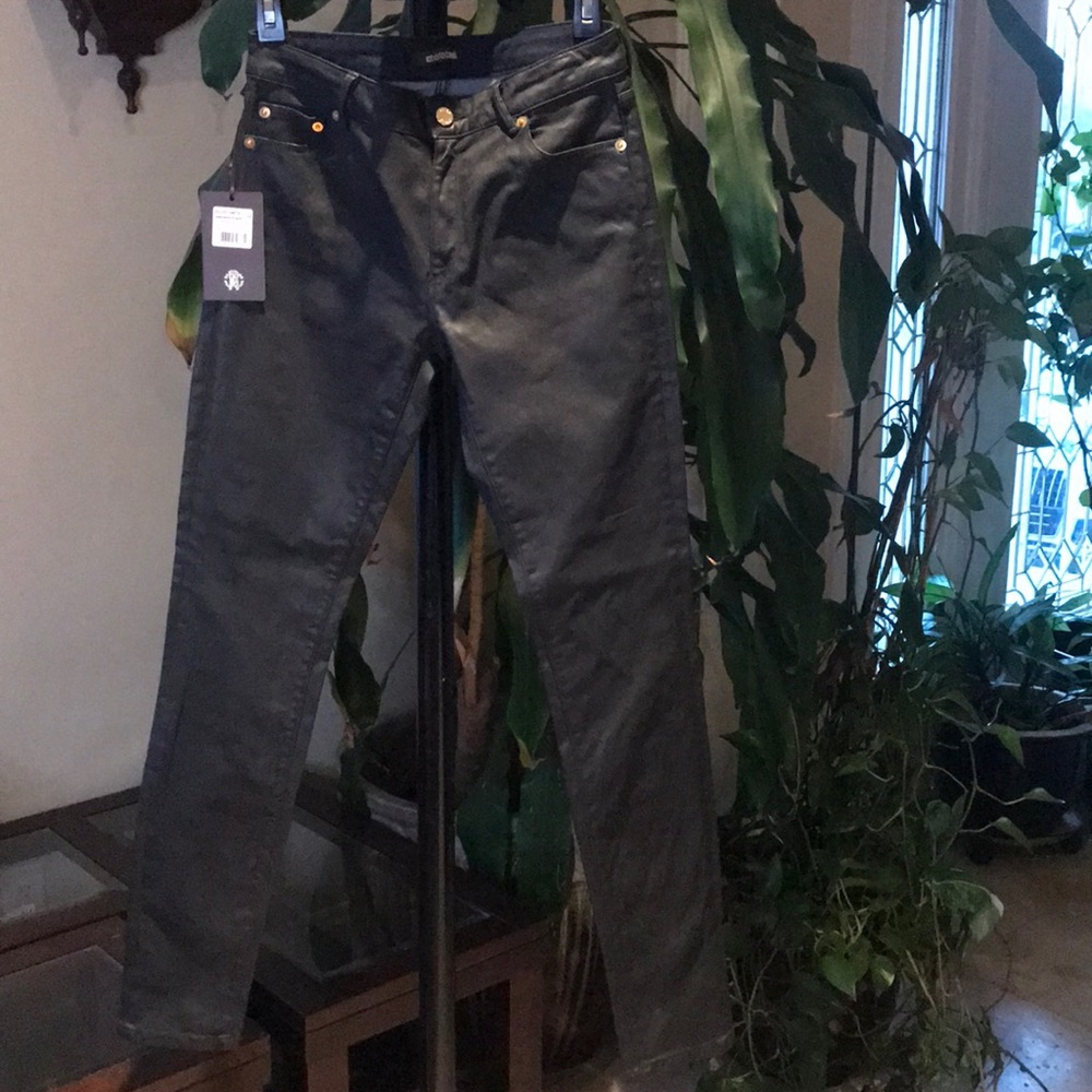 Beautiful NWT Roberto Cavalli Jeans